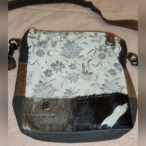 Myra USA Albino Shoulder Bag/Crossbody